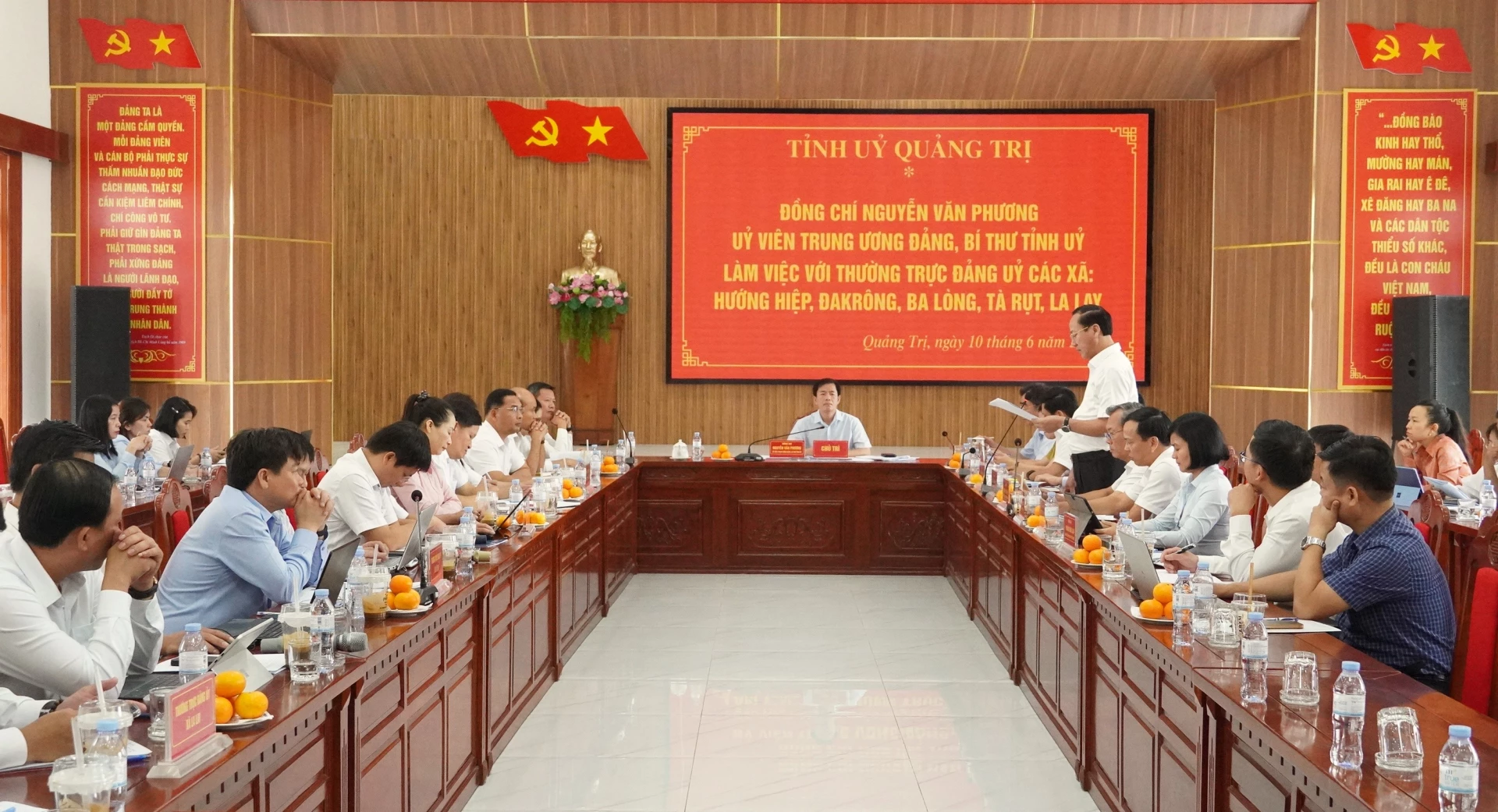 Quang cảnh buổi làm việc - Ảnh: Q.V