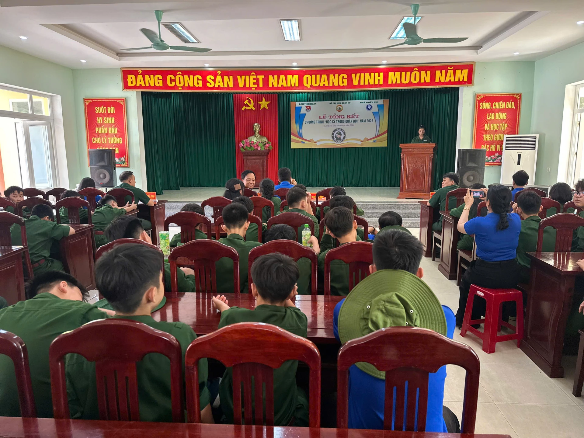 Quang cảnh buổi lễ - Ảnh: Thùy Trang