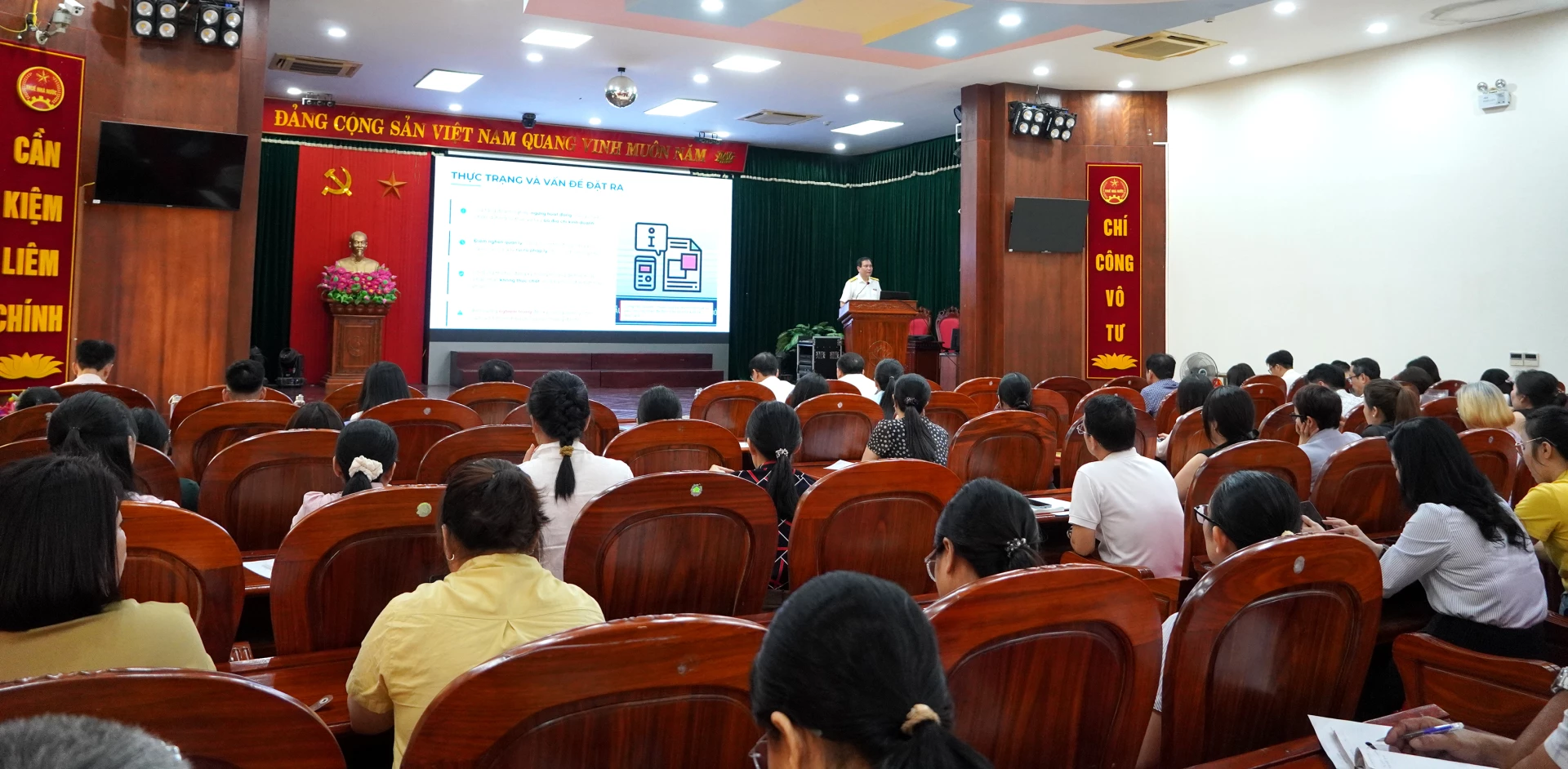 Quang cảnh hội nghị - Ảnh: H.Tr.