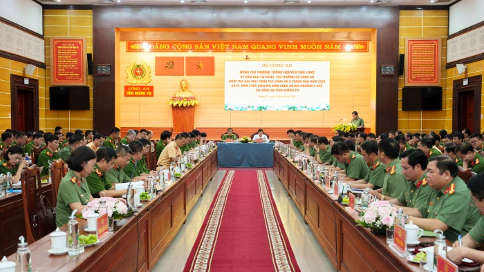Đồng chí Thượng tướng Nguyễn Văn Long, Thứ trưởng  Bộ Công an  làm việc với Công an tỉnh