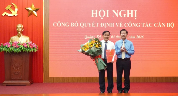 Công bố quyết định về công tác cán bộ