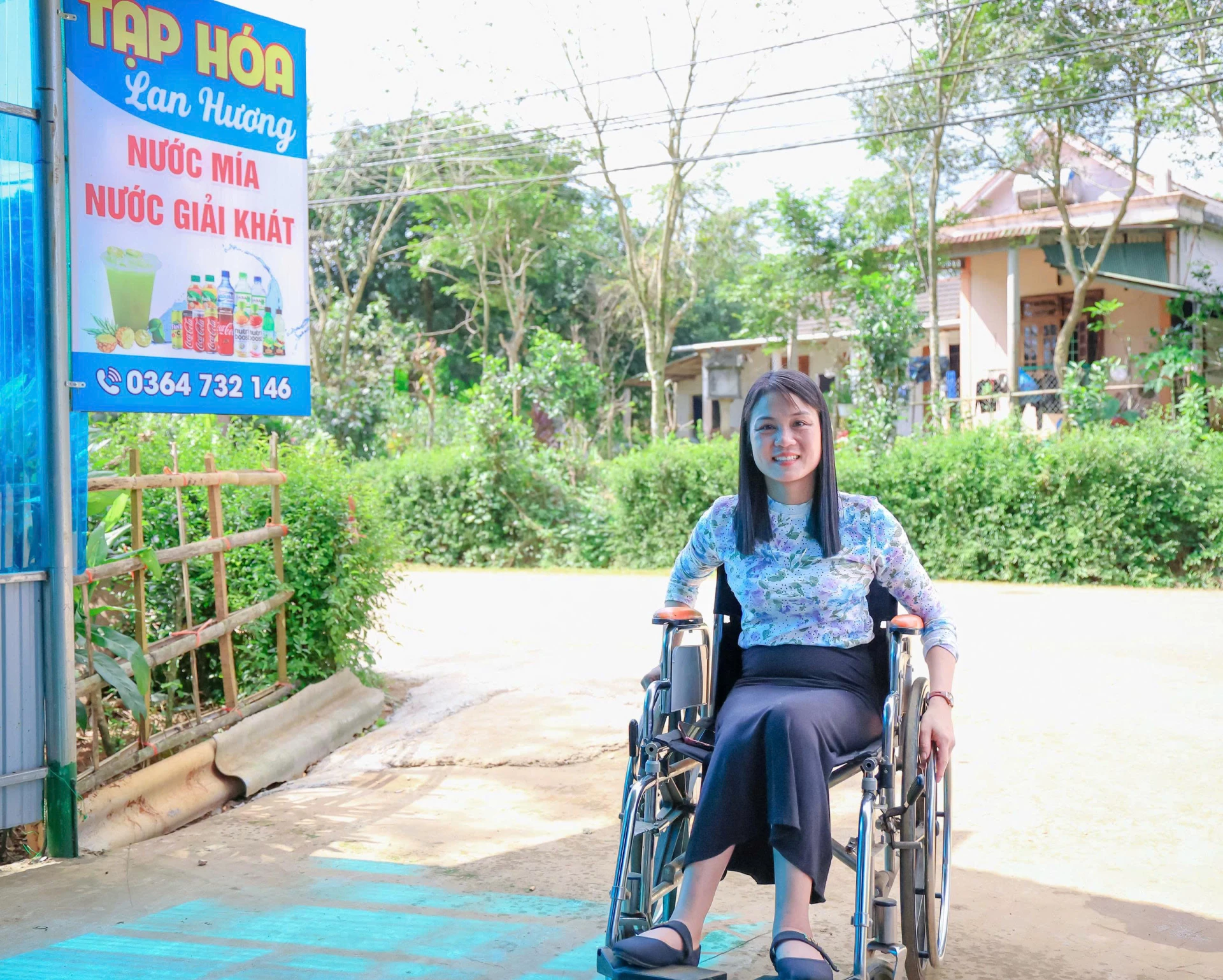 Từ một cô gái nhút nhát, Cao Thị Lan Hương đã tự tin, vui vẻ tham gia các hoạt động, truyền cảm hứng cho người đồng cảnh- Ảnh: B.B