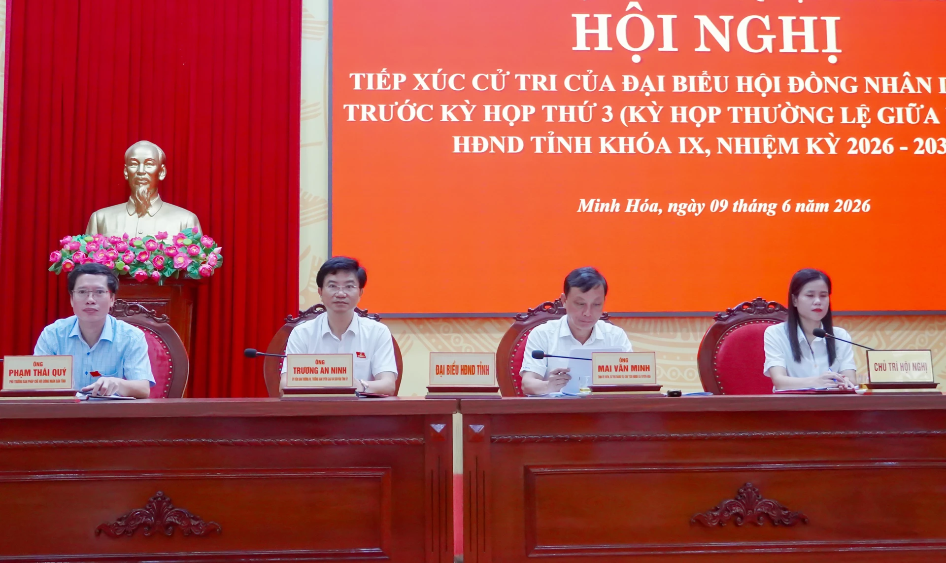 Đại biểu HĐND tỉnh tiếp xúc cử tri trước kỳ họp thứ 3