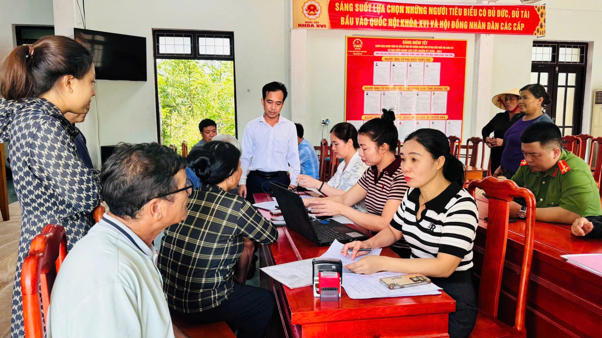 Mô hình“Chính quyền lưu động vì Nhân dân phục vụ” tại xã Tuyên Hóa