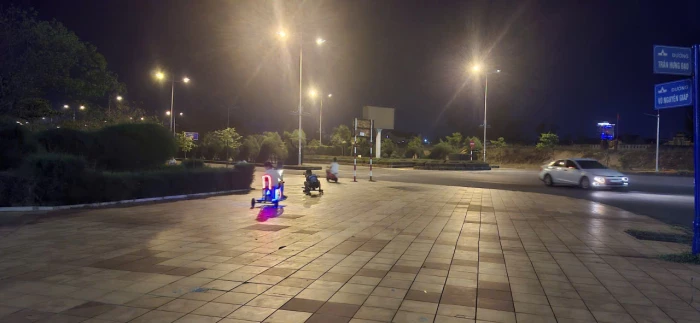 Nguy cơ mất an toàn giao thông từ xe điện mini