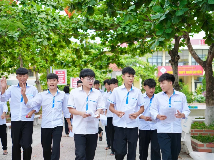 Ngày thi đầu tiên kỳ thi tốt nghiệp THPT năm 2026: ​​​​​​​Thí sinh tự tin và kỳ vọng