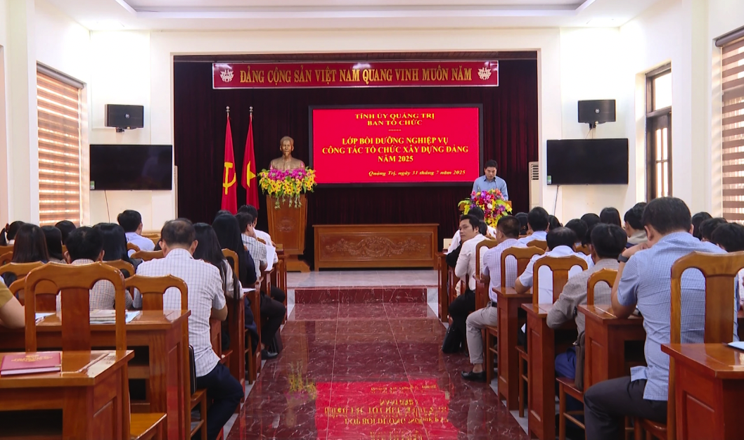 Lớp bồi dưỡng nghiệp vụ công tác tổ chức xây dựng Đảng năm 2025 - Ảnh: H.L