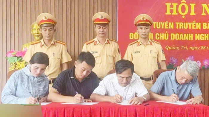 Xây dựng văn hóa giao thông an toàn, văn minh
