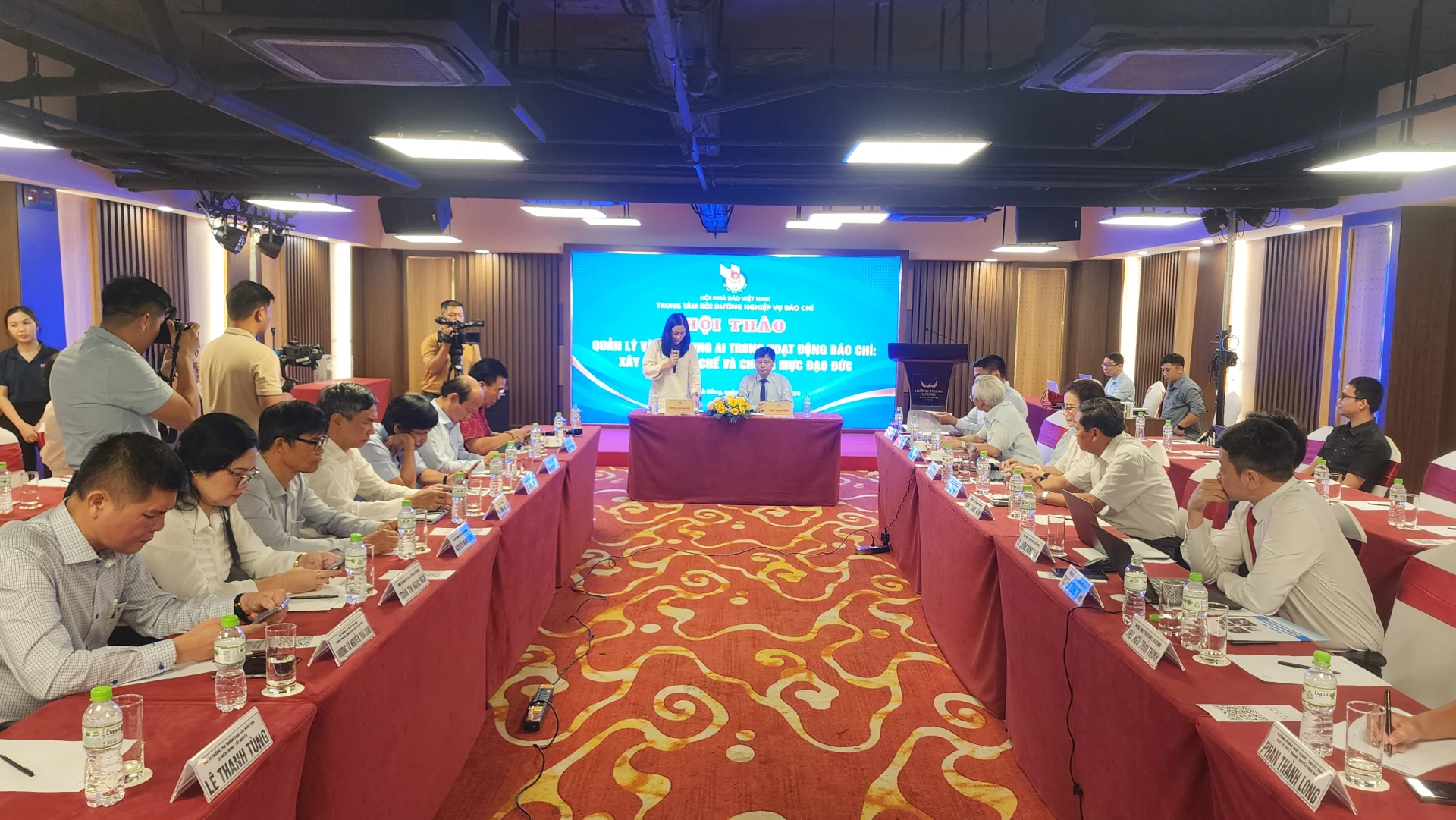 Quang cảnh Hội thảo quản lý và sử dụng AI trong hoạt động báo chí- Ảnh: Tạ Hưng