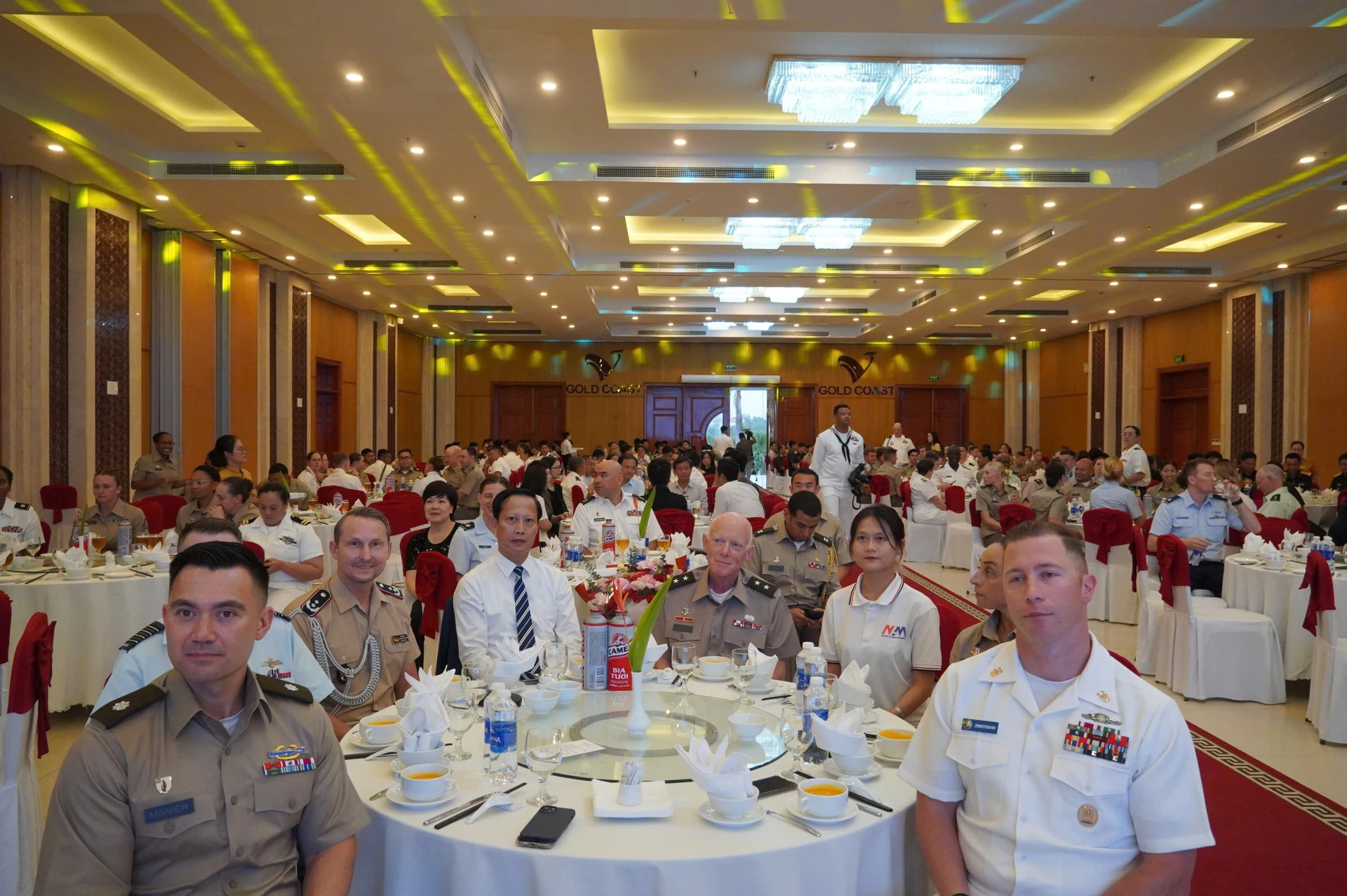 Đại biểu tham dự chương trình - Ảnh: H.T
