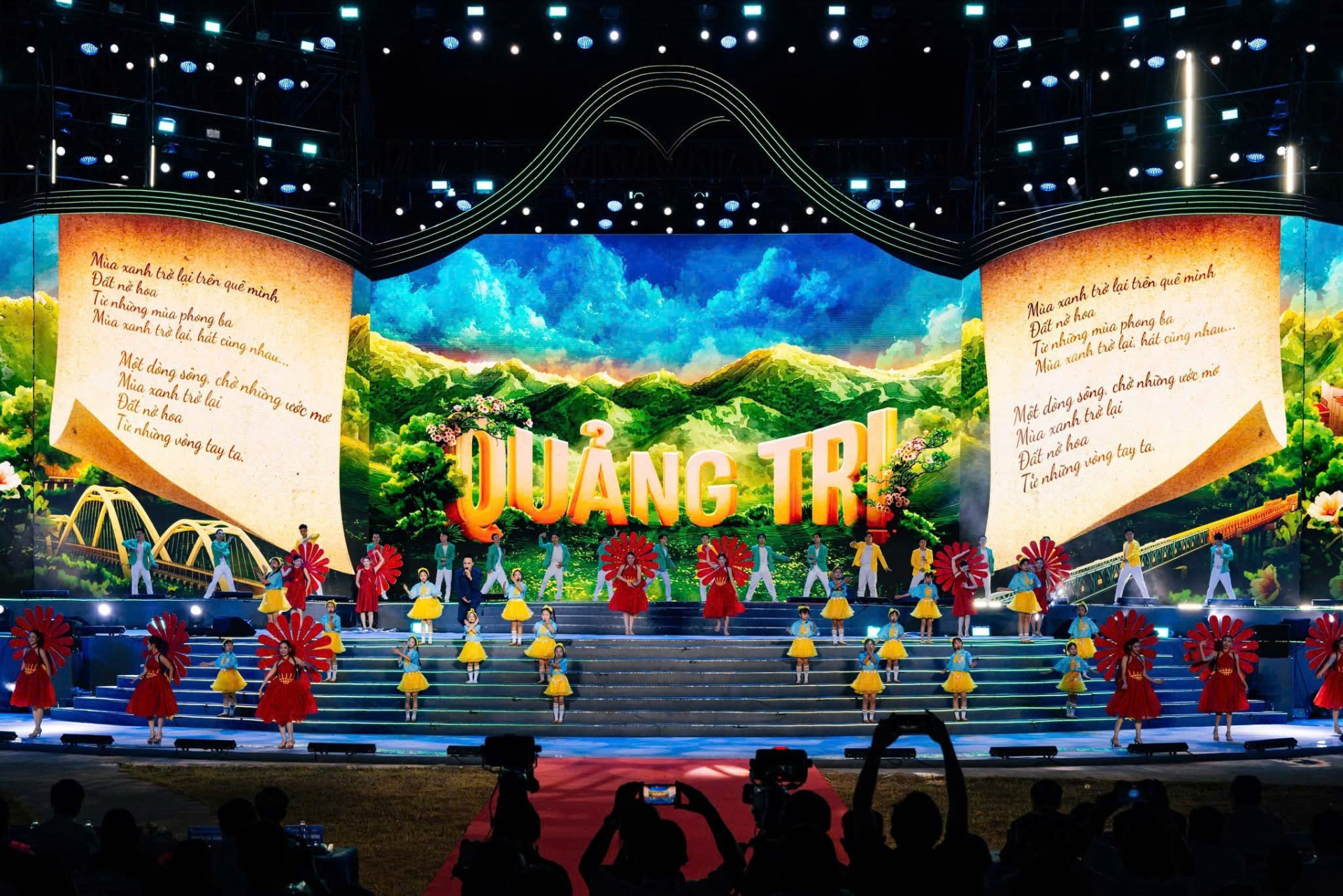 Chương trình nghệ thuật tại lễ khai mạc “Lễ hội vì hòa bình” năm 2026-Ảnh: N.L