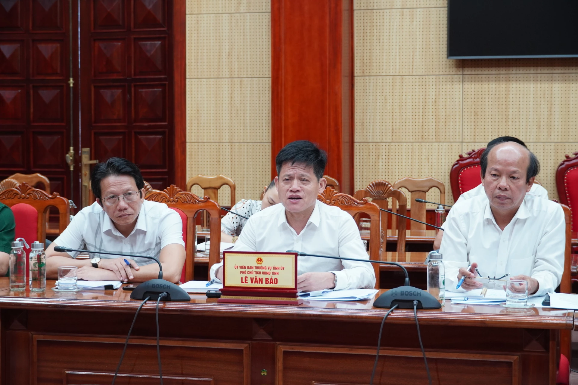 Đồng chí Lê Văn Bảo, Ủy viên Ban Thường vụ Tỉnh ủy, Phó Chủ tịch UBND tỉnh chủ trì buổi làm việc - Ảnh: NL