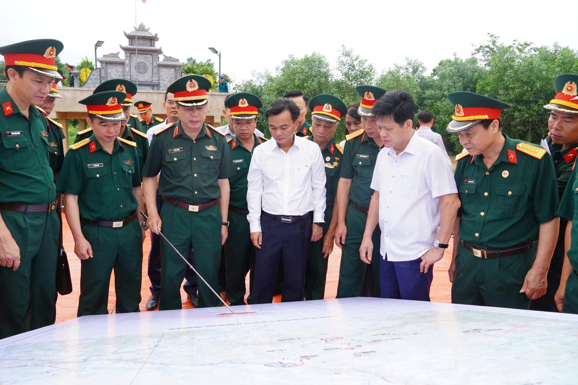 Hội thảo xác minh thông tin mộ liệt sĩ tập thể tại khu vực Câu Nhi, xã Nam Hải Lăng