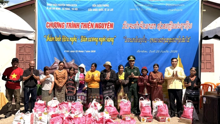 Chương trình 'Thắm tình hữu nghị-Biên cương ngời sáng'