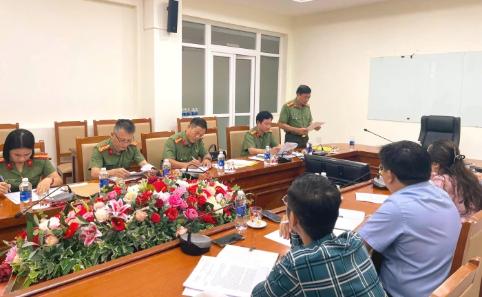 'Quả đấm thép' trên trận tuyến an ninh