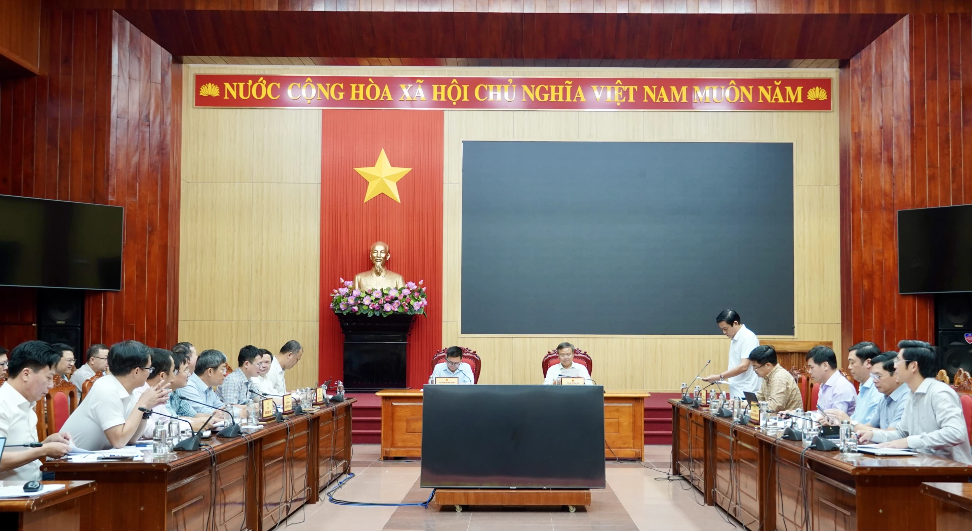Quang cảnh buổi làm việc - Ảnh: H.N