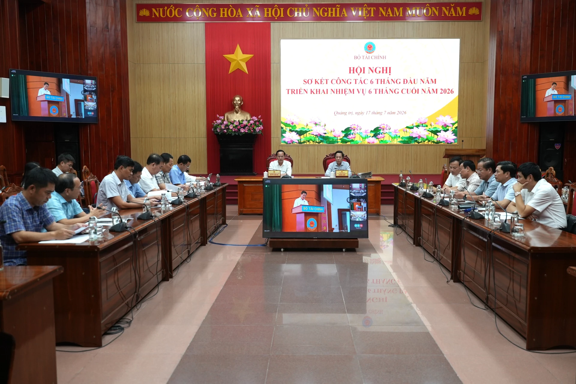 Quang cảnh hội nghị tại điểm cầu Quảng Trị - Ảnh: T.Đ