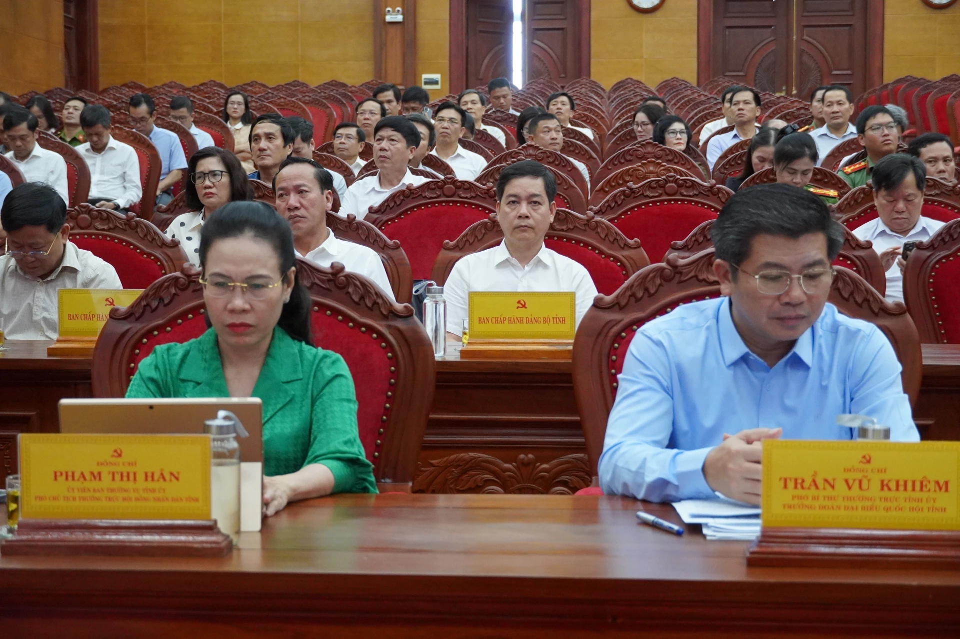 Đồng chí Trần Vũ Khiêm, Phó Bí thư Thường trực Tỉnh ủy tham dự hội nghị tại điểm cầu Quảng Trị

