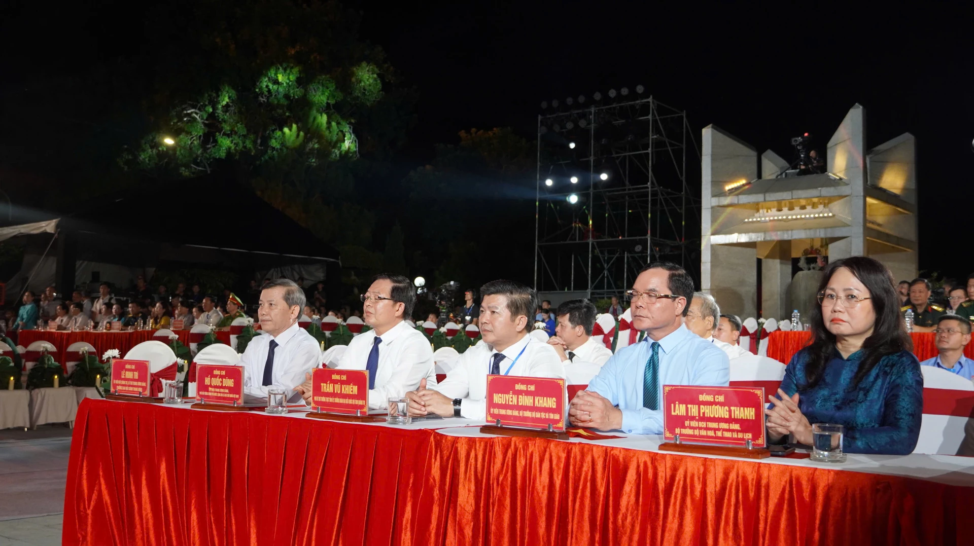 Đồng chí Lê Minh Trí, Ủy viên Bộ Chính trị, Bí thư Trung ương Đảng, Trưởng ban Nội chính Trung ương và các đồng chí Ủy viên Trung ương Đảng, lãnh đạo địa phương tham dự điểm cầu Quảng Trị - Ảnh: T.P