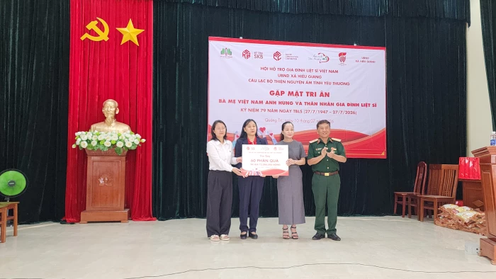 Gặp mặt tri ân Bà mẹ Việt Nam anh hùng và thân nhân gia đình liệt sĩ tại xã Hiếu Giang