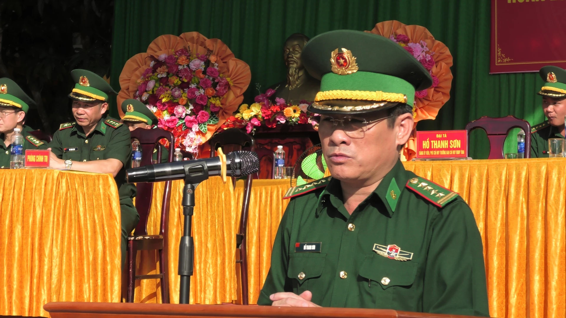 Lãnh đạo Ban Chỉ huy Bộ đội Biên phòng tỉnh phát biểu tại lễ bế giảng - Ảnh: H.N