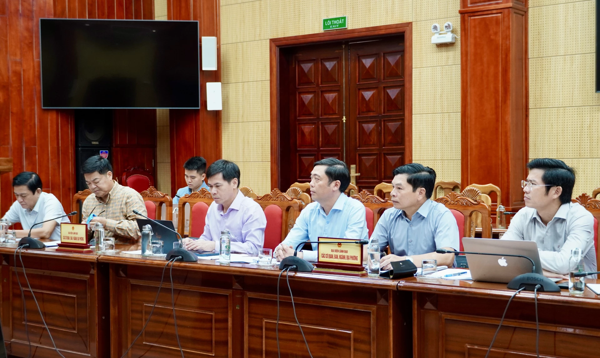 Các đại biểu tham dự buổi làm việc - Ảnh: H.N
