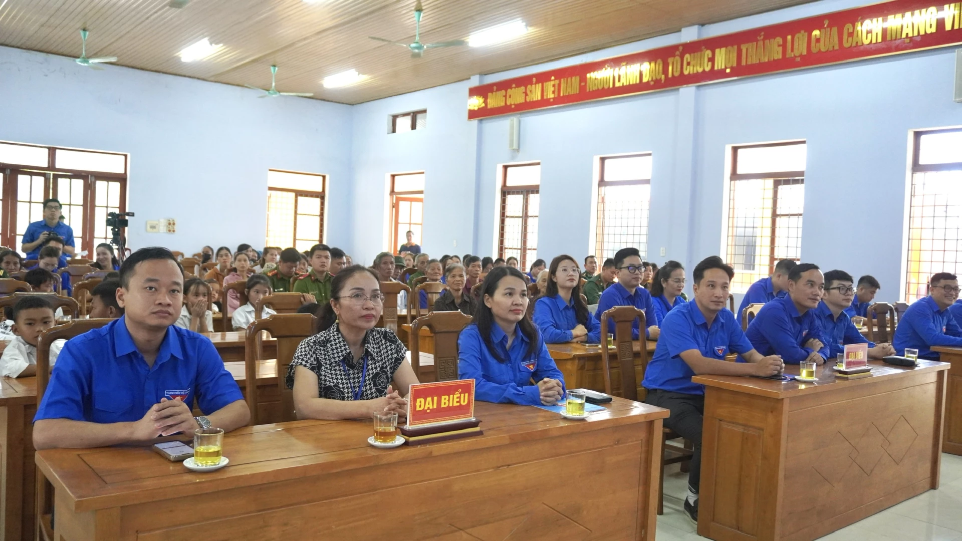 Đại biểu tham dự chương trình - Ảnh: H.T