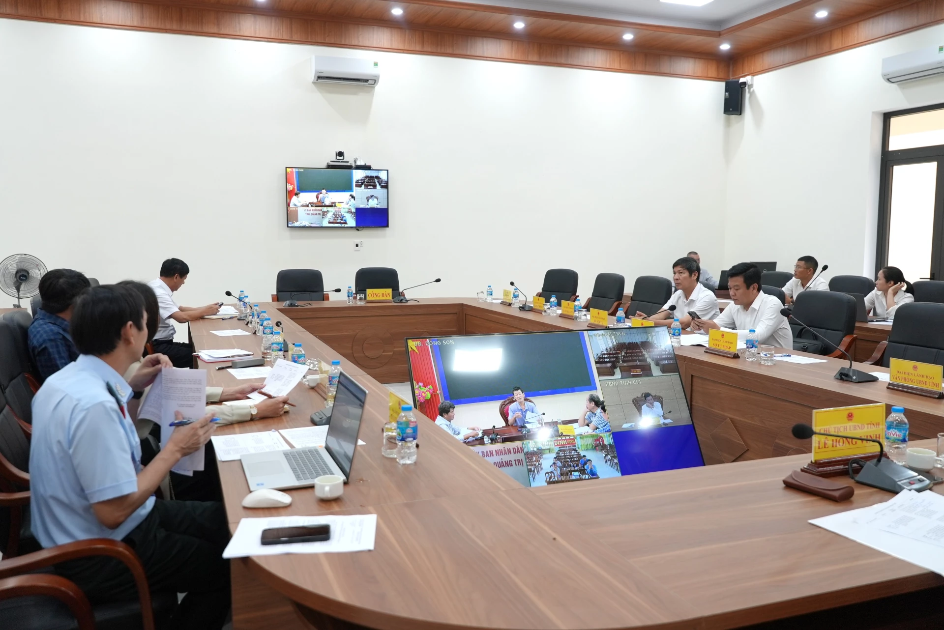 Công dân tham gia phiên tiếp dân của đồng chí Lê Hồng Vinh, Phó Bí thư Tỉnh ủy, Chủ tịch UBND tỉnh bằng hình thức trực tuyến - Ảnh: T.Đ