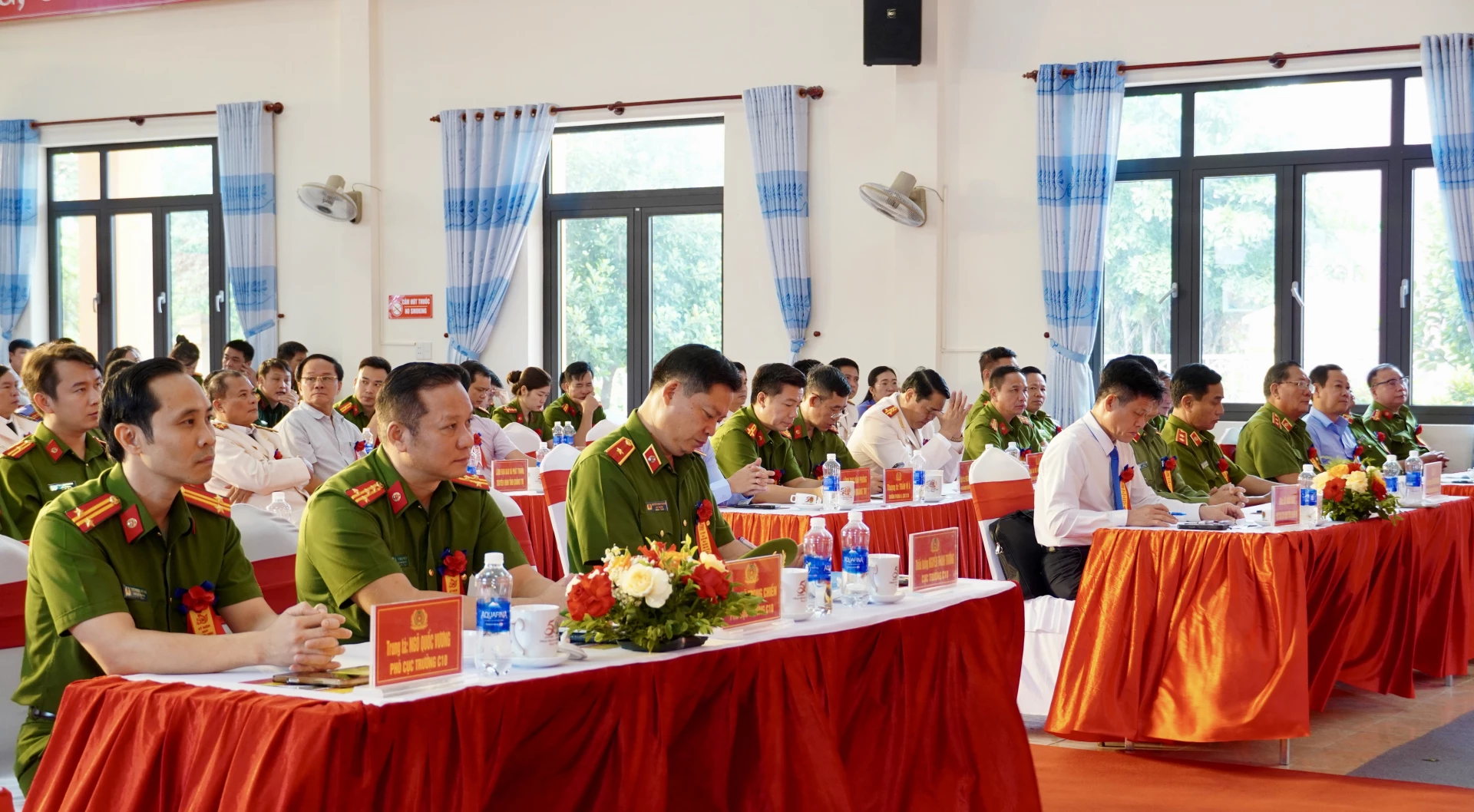 Các đại biểu dự lễ kỷ niệm - Ảnh: H.N