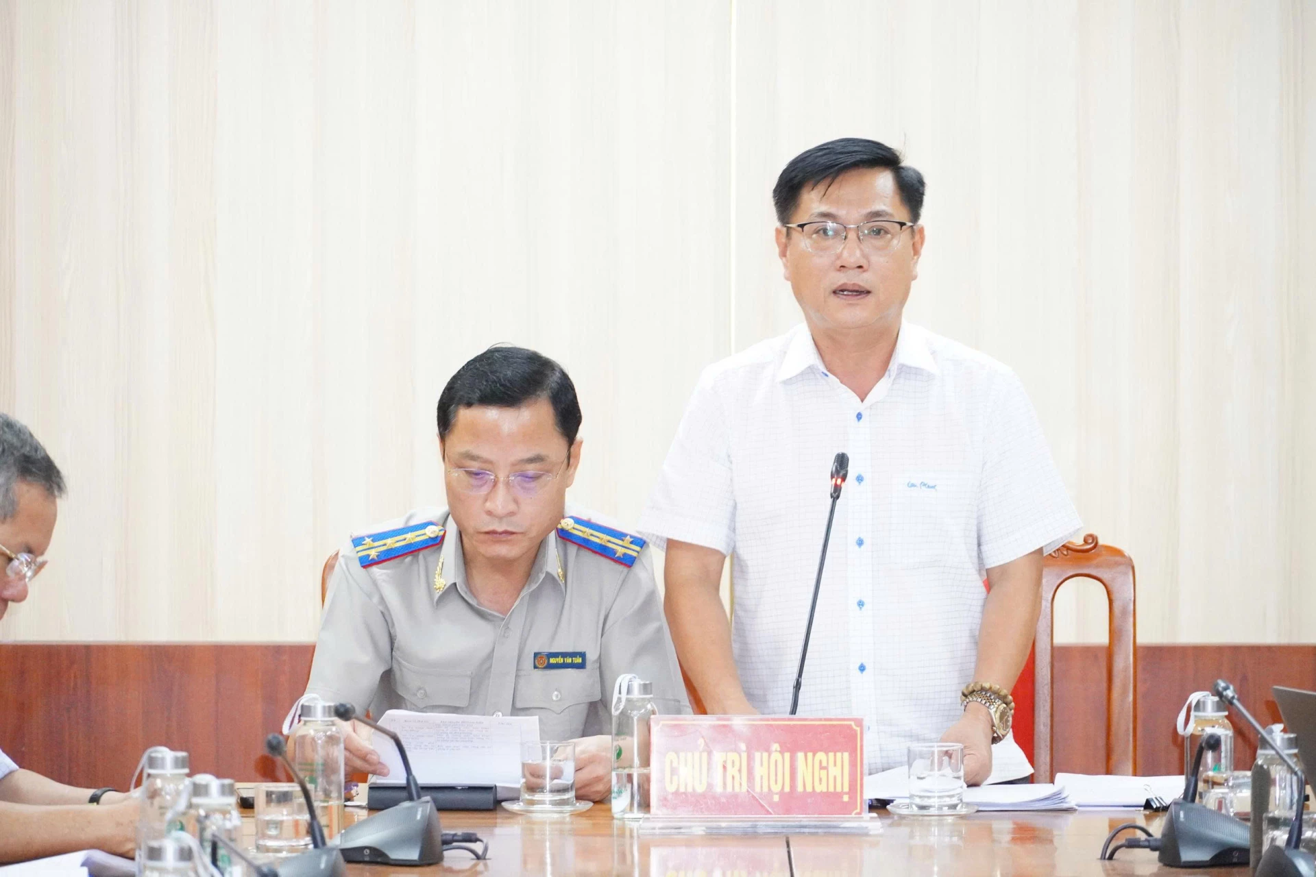 Đại diện lãnh đạo Sở Tư pháp Quảng Trị phát biểu ý kiến tại hội nghị - Ảnh: NL