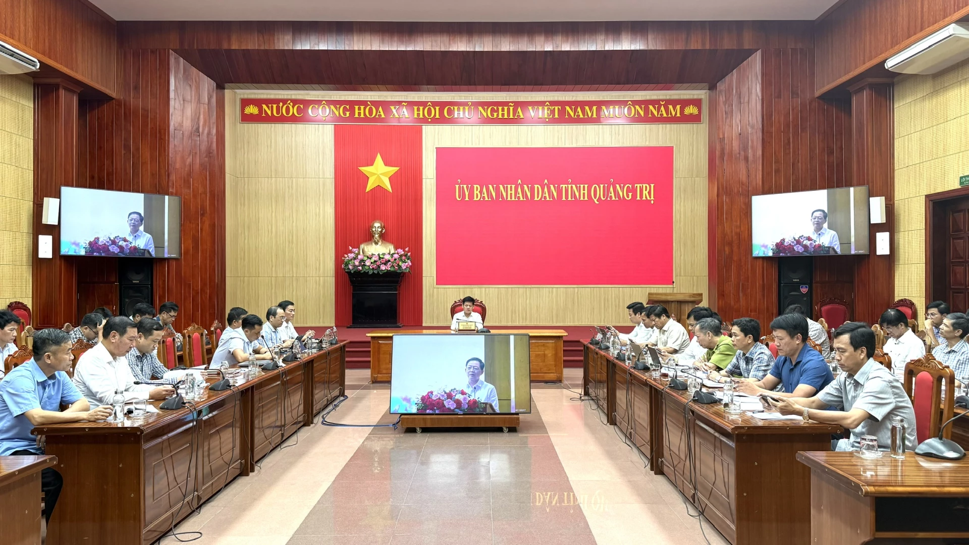 Quang cảnh hội nghị tại điểm cầu UBND tỉnh Quảng Trị - Ảnh: NL