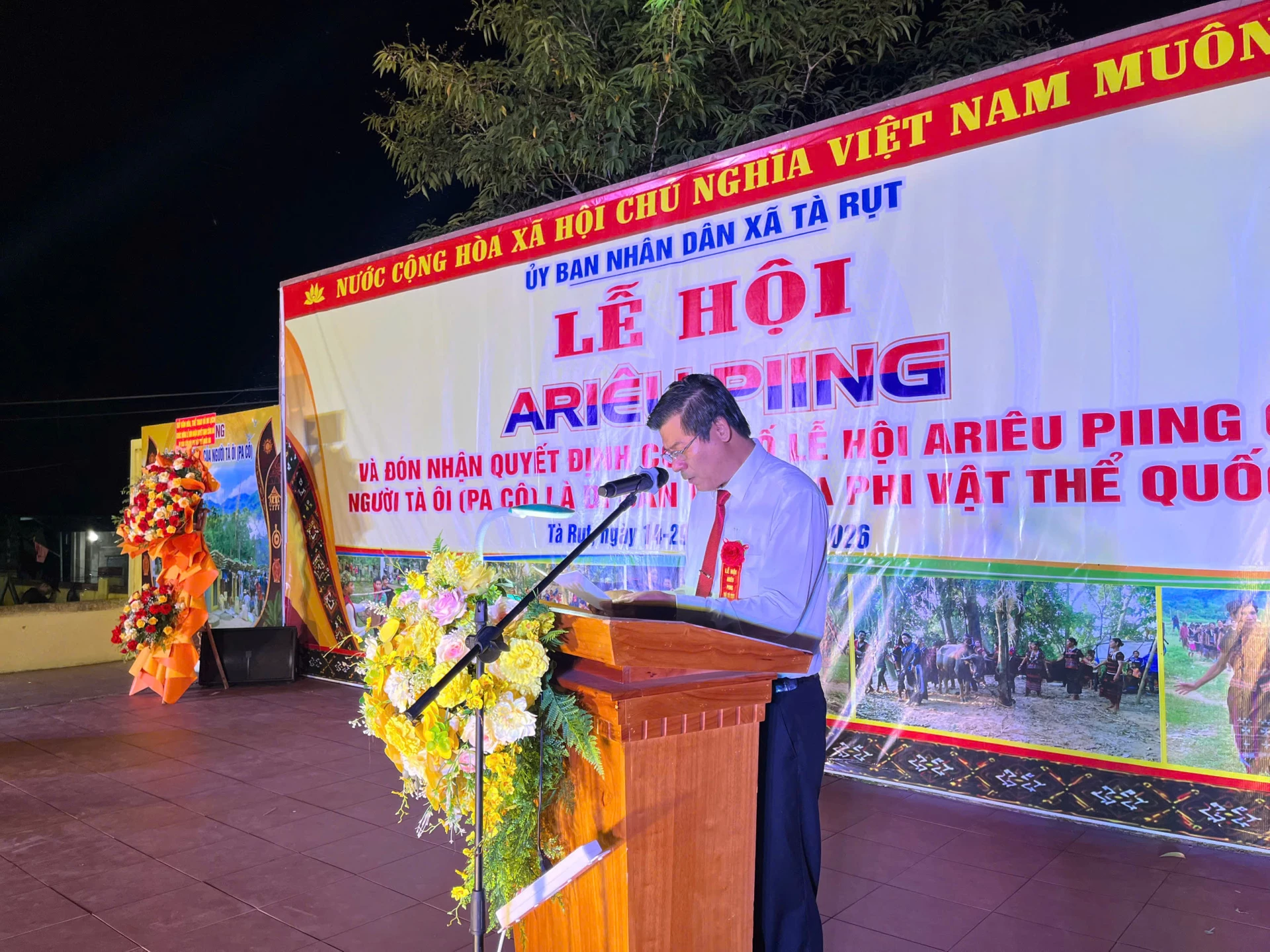 Lãnh đạo UBND xã phát biểu khai mạc Lễ hội - Ảnh: LO 