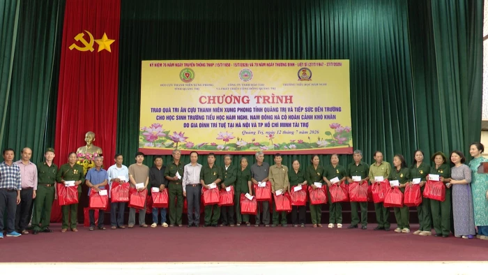 Trao quà tri ân cựu Thanh niên xung phong tỉnh Quảng Trị