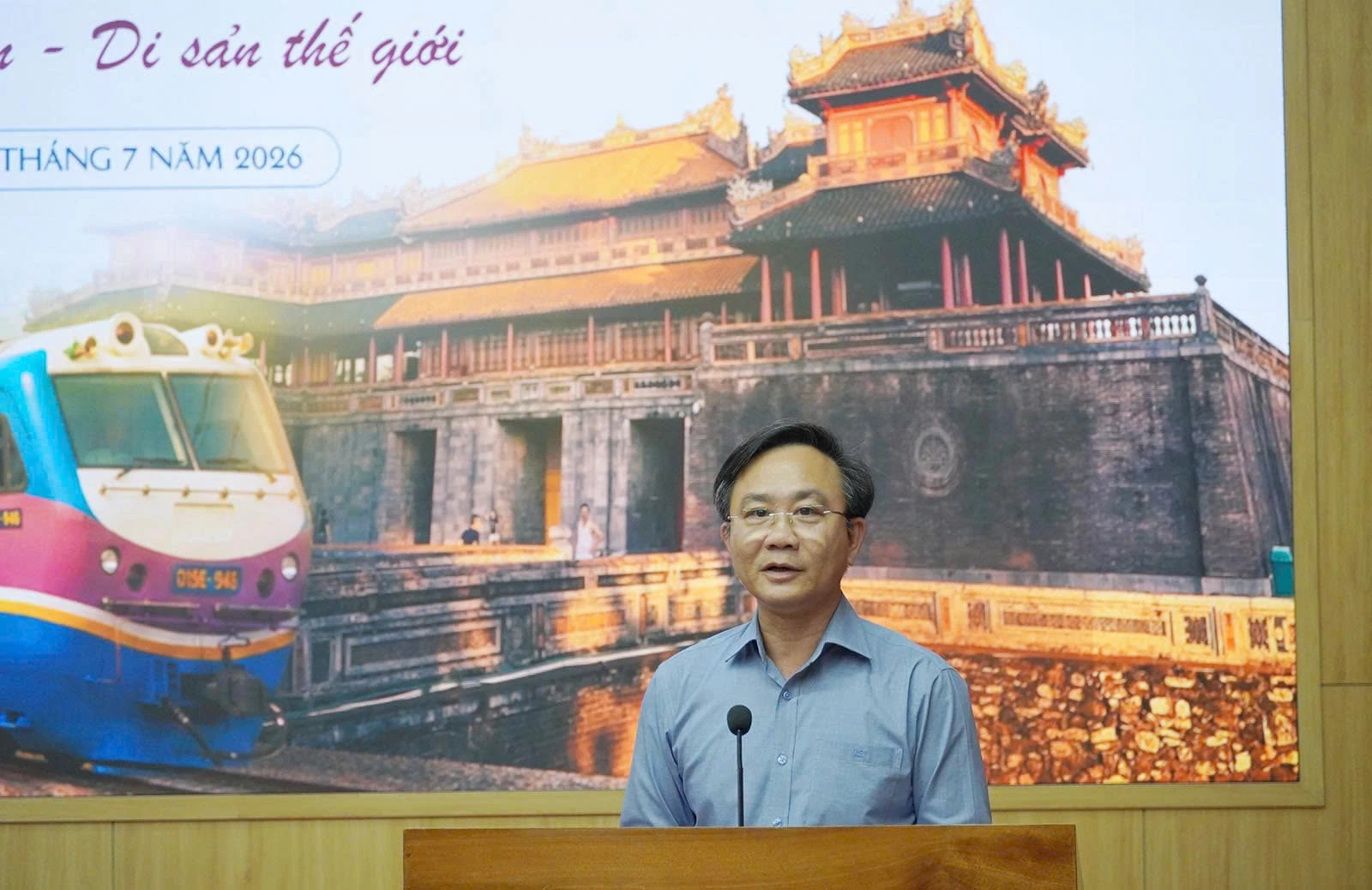 Đồng chí Hoàng Xuân Tân, Phó Chủ tịch UBND tỉnh Quảng Trị phát biểu khai mạc hội thảo - Ảnh: NL