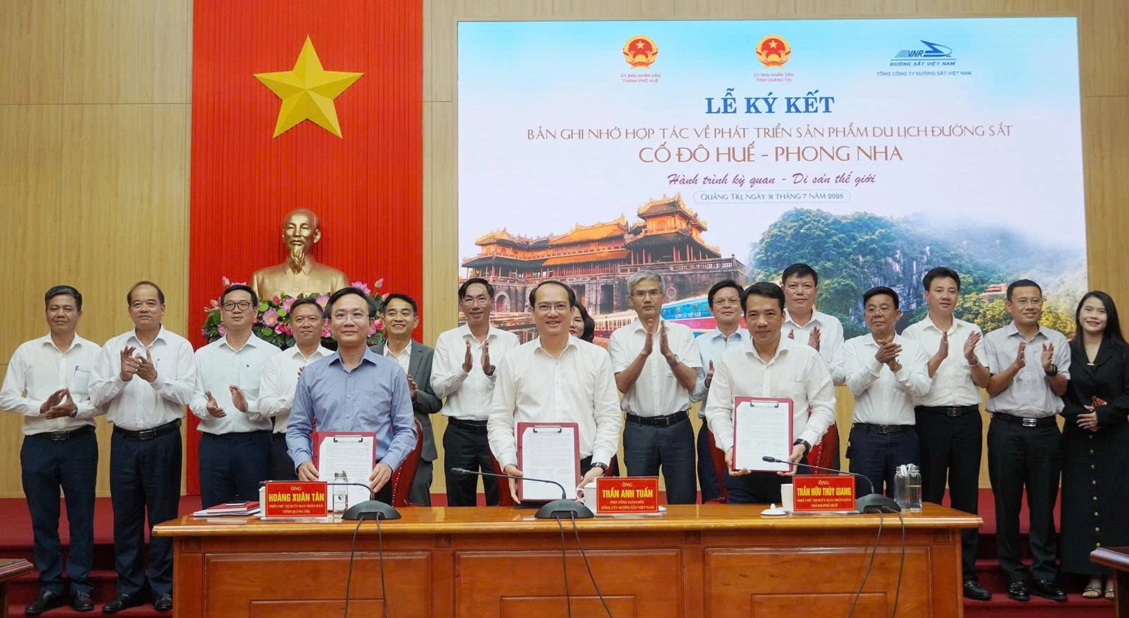 Ký kết Bản ghi nhớ hợp tác giữa UBND tỉnh Quảng Trị với Tổng Công ty Đường sắt Việt Nam và UBND thành phố Huế - NL