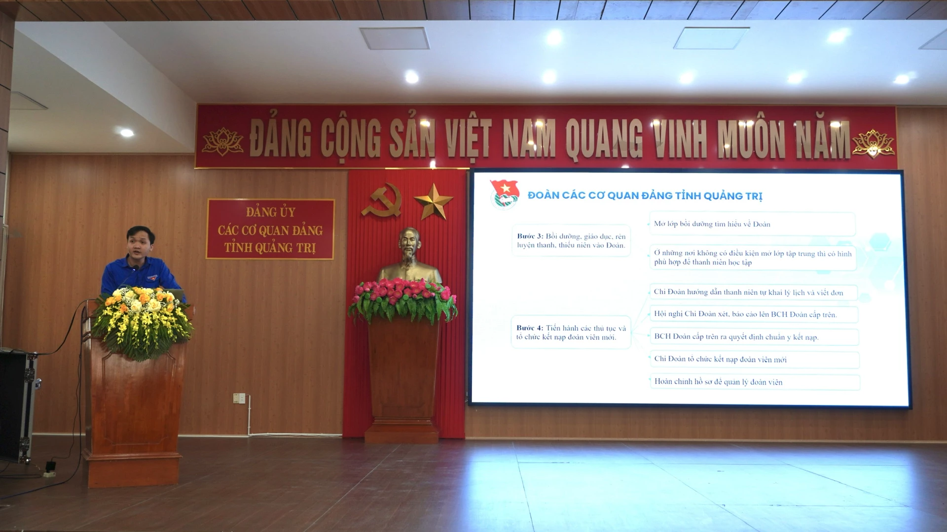 Báo cáo viên chia sẻ nội dung chuyên đề tại lớp tập huấn - Ảnh: H.T