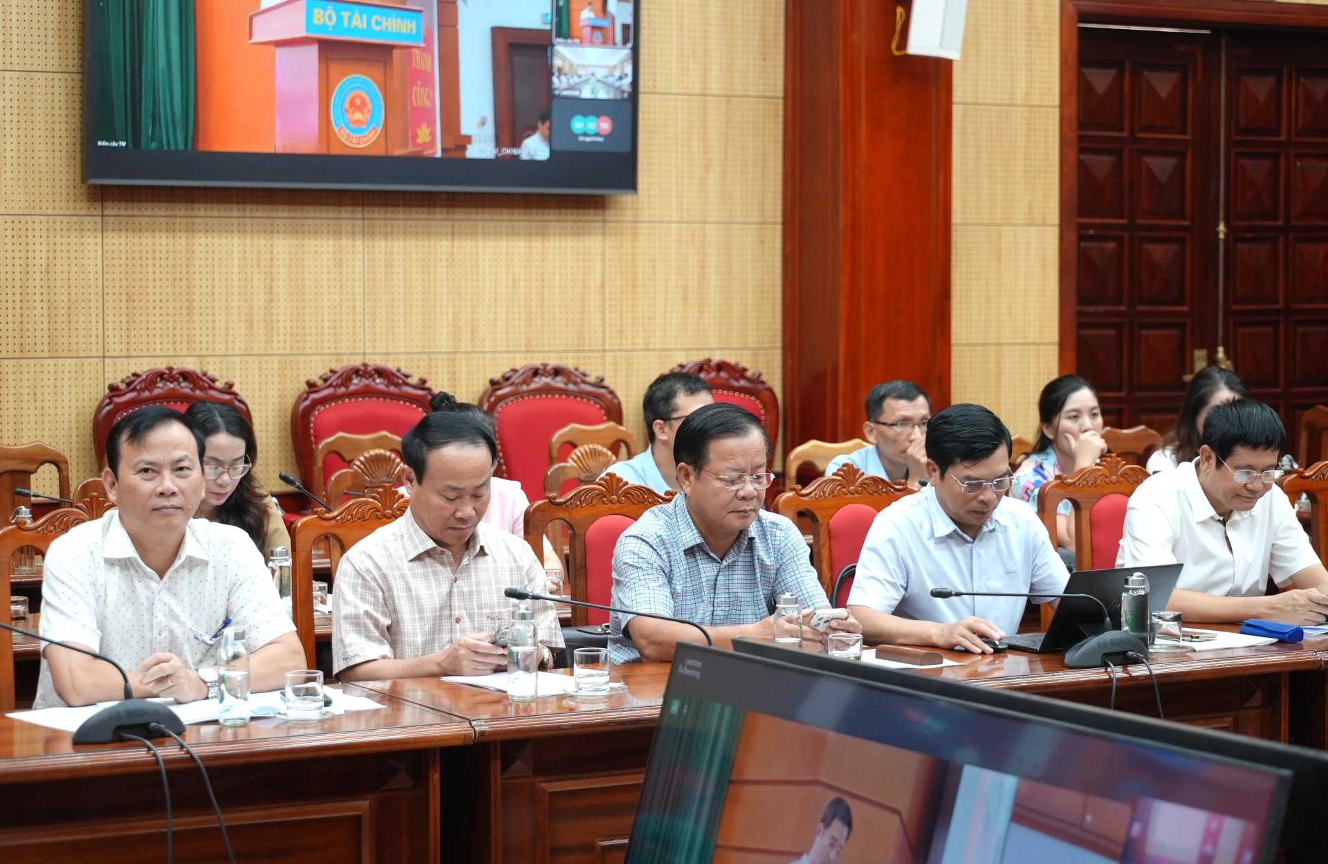 Các đại biểu tham dự hội nghị tại điểm cầu Quảng Trị - Ảnh: T.Đ