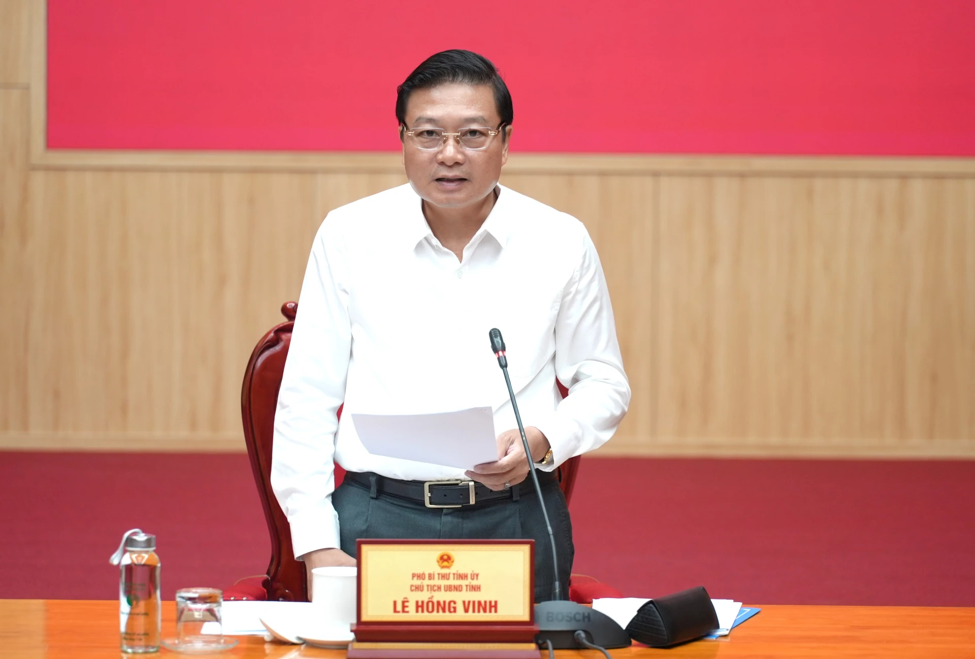 Đồng chí Lê Hồng Vinh, Chủ tịch UBND tỉnh phát biểu kết luận hội nghị - Ảnh: T.Đ