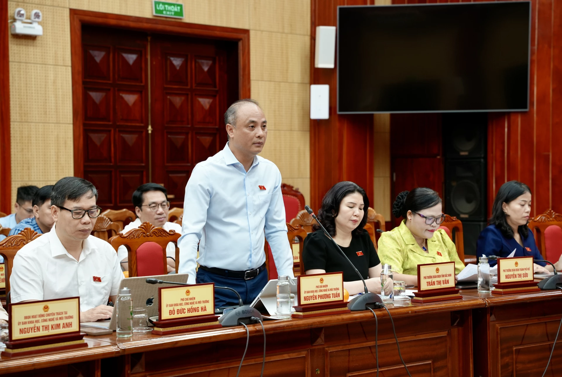 Phó Chủ nhiệm Ủy ban Khoa học, Công nghệ và Môi trường Nguyễn Phương Tuấn phát biểu kết luận buổi làm việc - Ảnh: H.N
