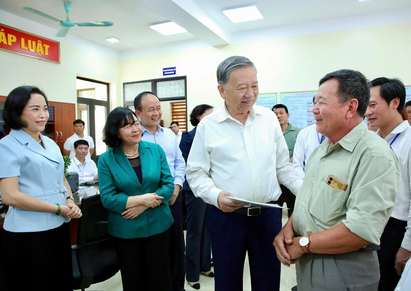 Tổng Bí thư, Chủ tịch nước Tô Lâm kiểm tra hoạt động chính quyền địa phương 2 cấp tại xã Phúc Thịnh, Hà Nội.