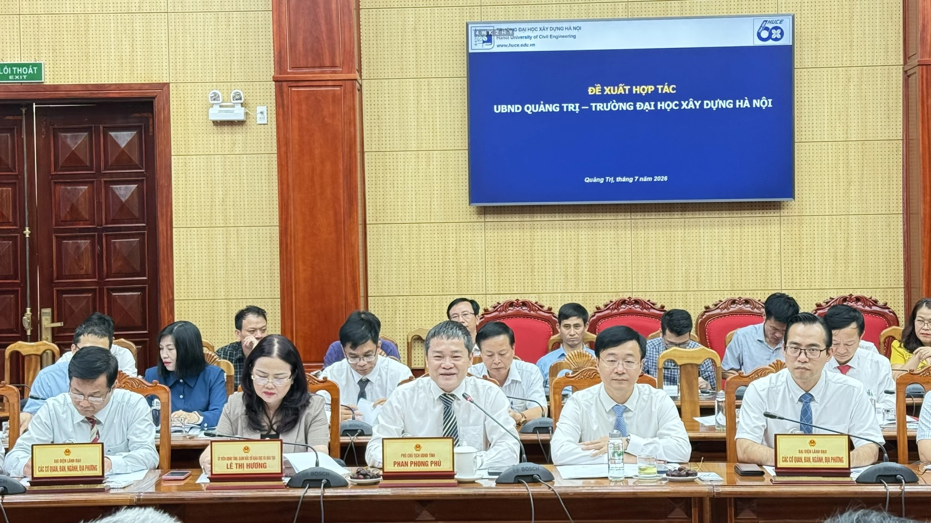 Các đại biểu tham dự buổi làm việc - Ảnh: NL