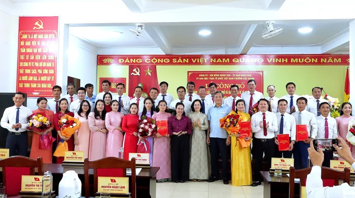 Phường Bắc Gianh sơ kết công tác 6 tháng đầu năm, kiện toàn tổ chức sau sáp nhập tổ dân phố