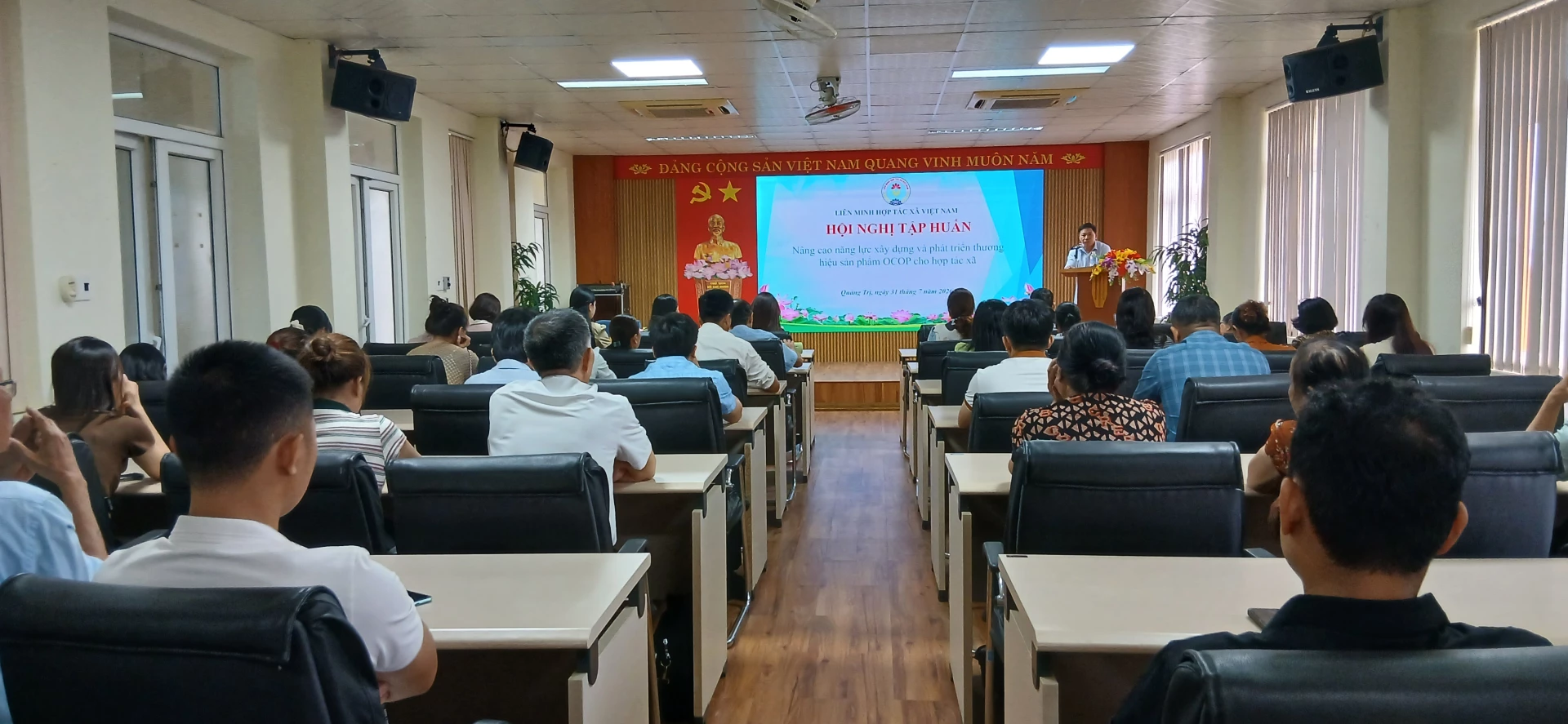 Ảnh: H.Đ Quang cảnh lớp tập huấn.