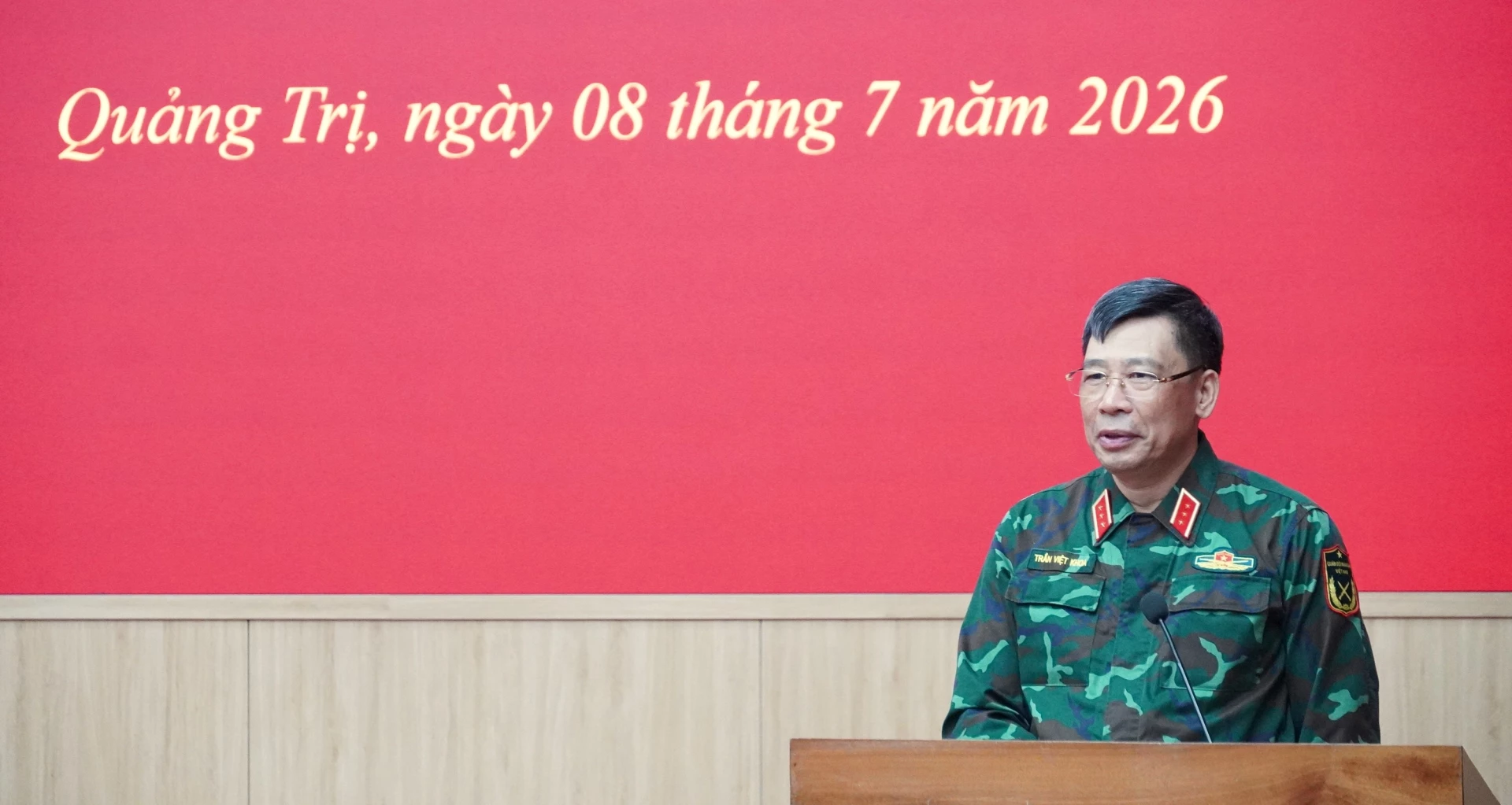 Thượng tướng Trần Việt Khoa, Giám đốc Học viện Quốc phòng kết luận tọa đàm - Ảnh: Q.V