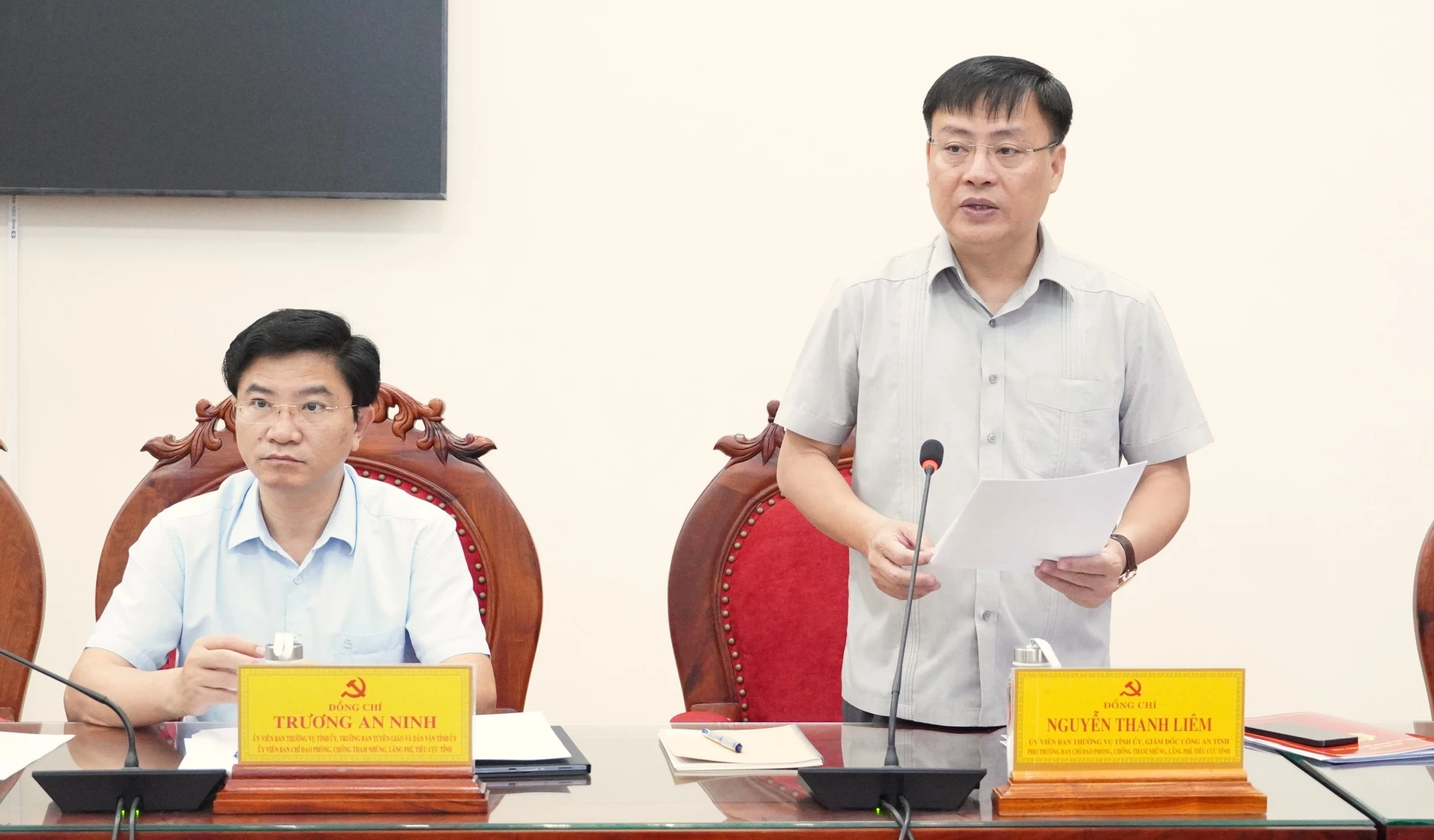 Đại diện lãnh đạo Công an tỉnh phát biểu tại hội nghị - Ảnh: Q.V