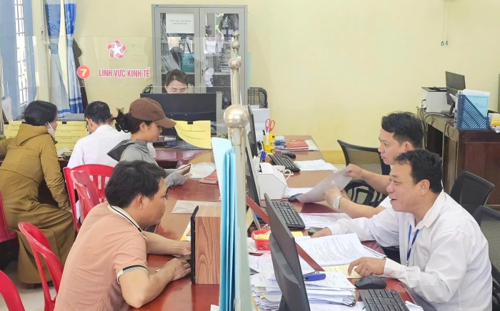Phục vụ Nhân dân tận tâm, trách nhiệm