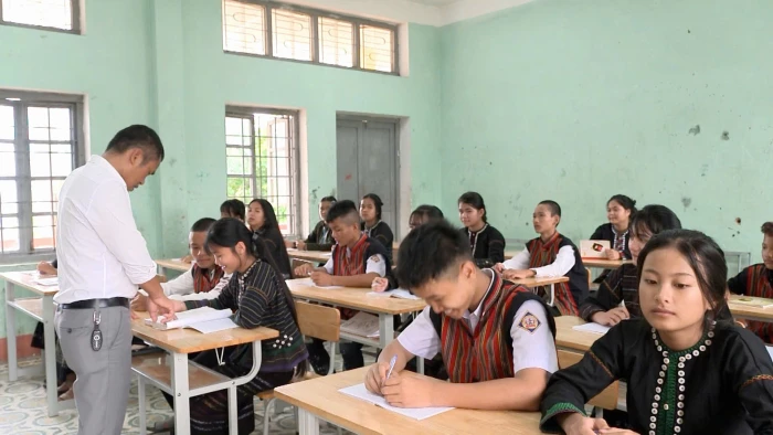Giữ hồn núi rừng qua từng nét chữ