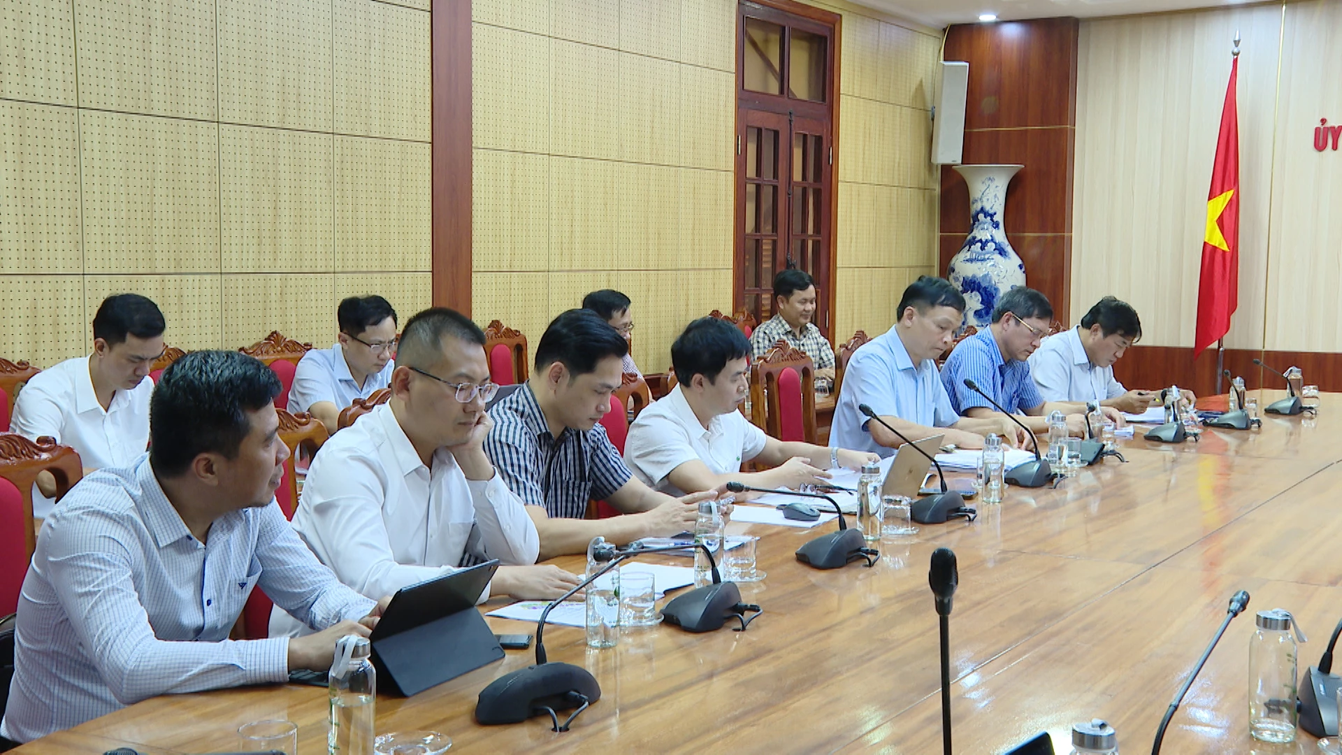 Các đại biểu tham dự cuộc họp - Ảnh: Đ.A