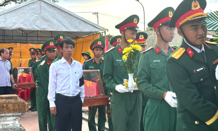Lễ truy điệu và an táng hài cốt liệt sĩ