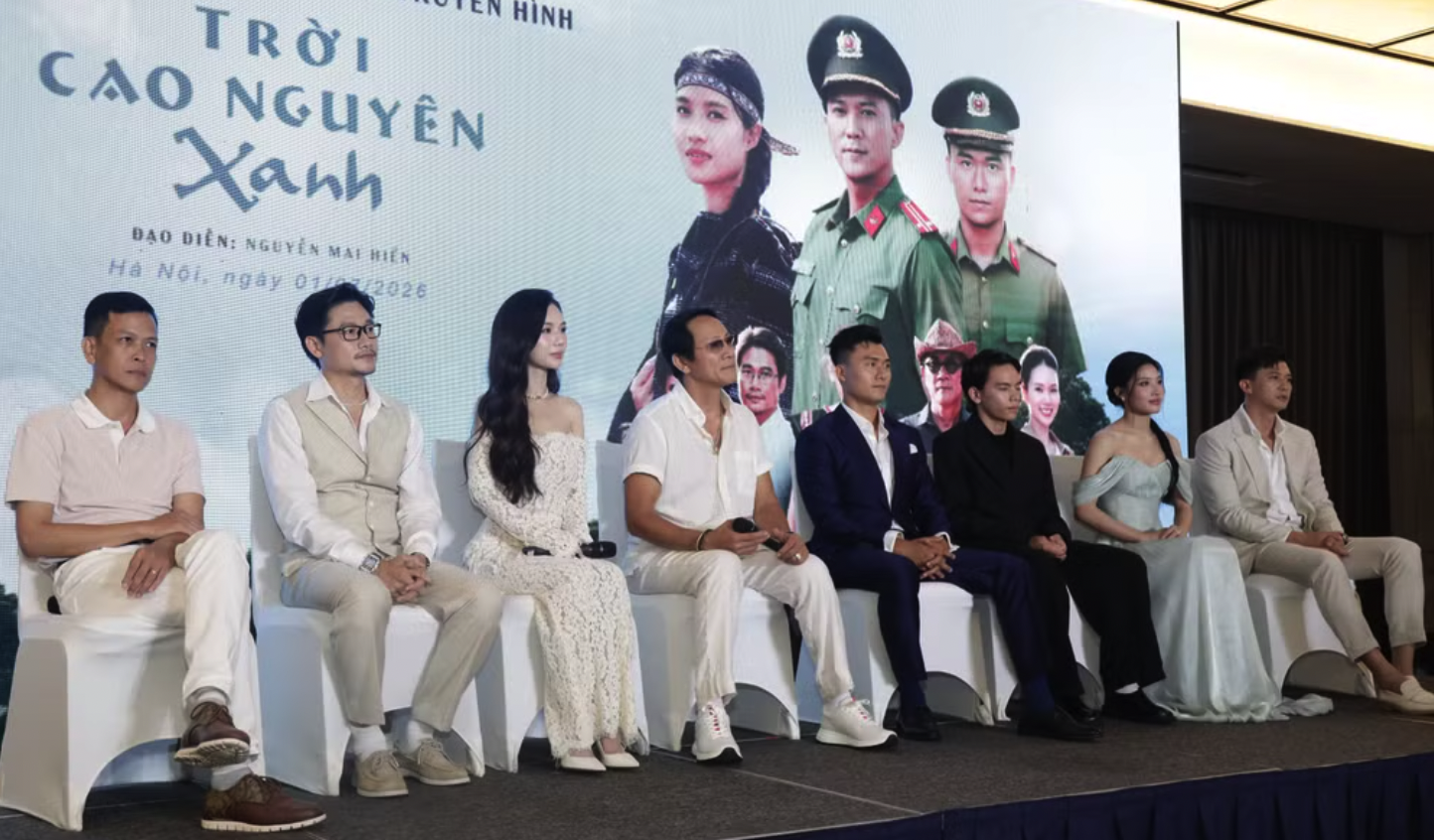 Dàn diễn viên tại buổi ra mắt phim ngày 1/7. (Ảnh: VTV)